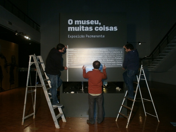 "O museu muitas coisas" , últimos preparativos | Foto: Ana Botas